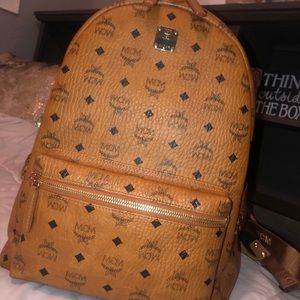 Mcm bag worn 1 time just trina get rid of it